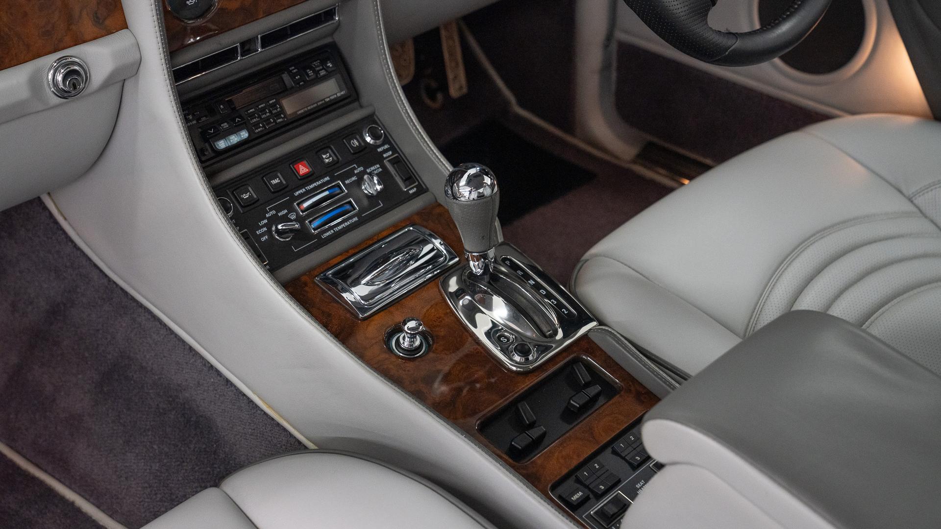 Bentley Continental Photo 8e6fdc53-ae3e-4fb7-9a50-e2cd0e0659ef.jpg