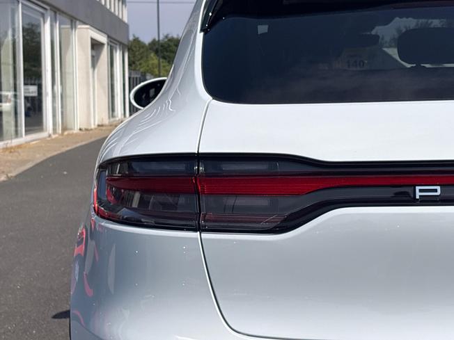 PORSCHE Macan Photo 23