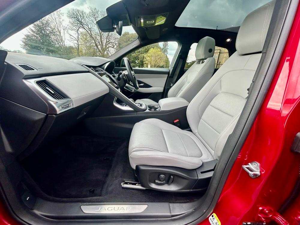 Used Jaguar E-PACE HK24LKV 31