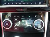 Jaguar XE Photo 18