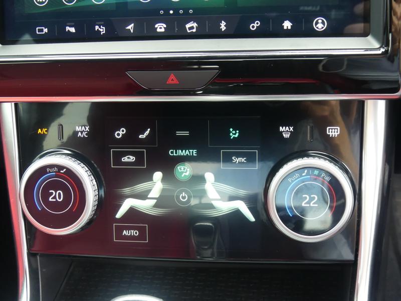 Jaguar XE Photo 8e7eb9ab-a9bb-4184-925a-5d4e6082ff84.jpg