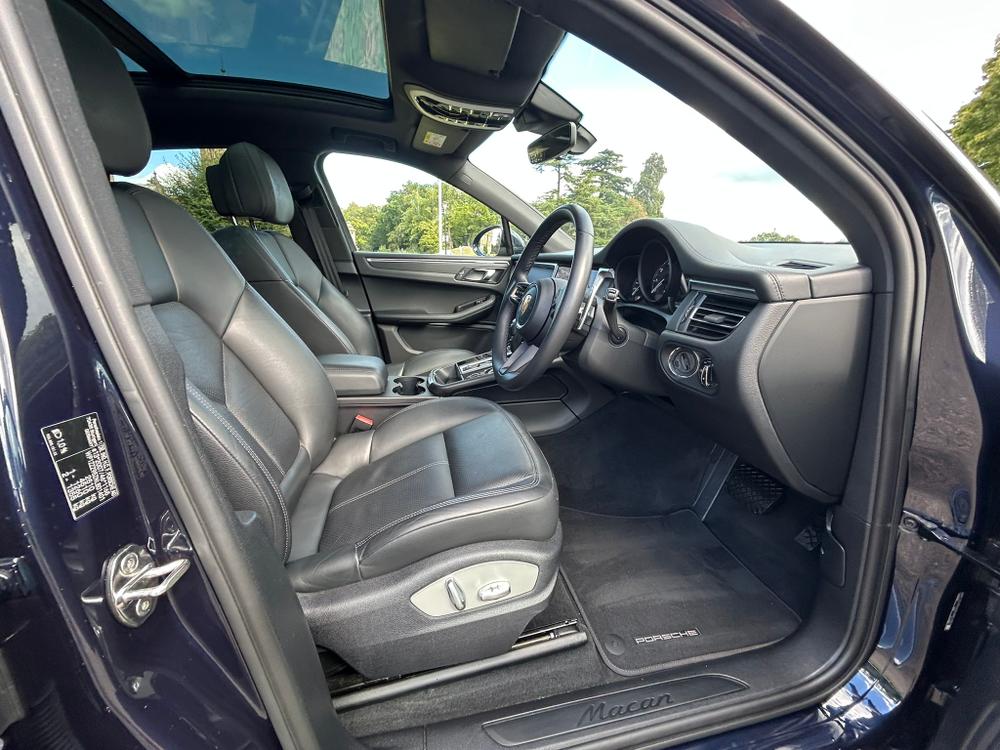 Used Porsche Macan RA71BBJ 18