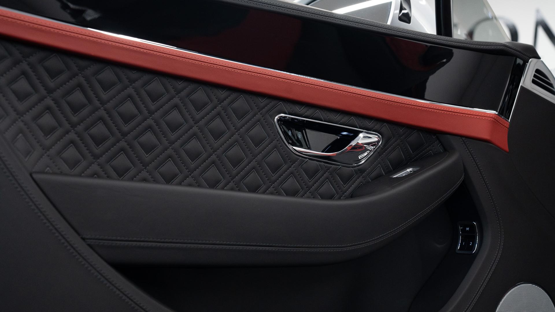 Bentley Continental Photo 8e80e7aa-6483-4d8d-bcb5-69df5f1882d8.jpg