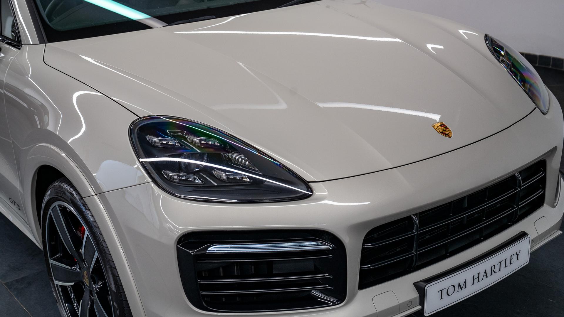 Porsche Cayenne Photo 8e9182a5-1ec9-4313-a209-a5770c085b4f.jpg