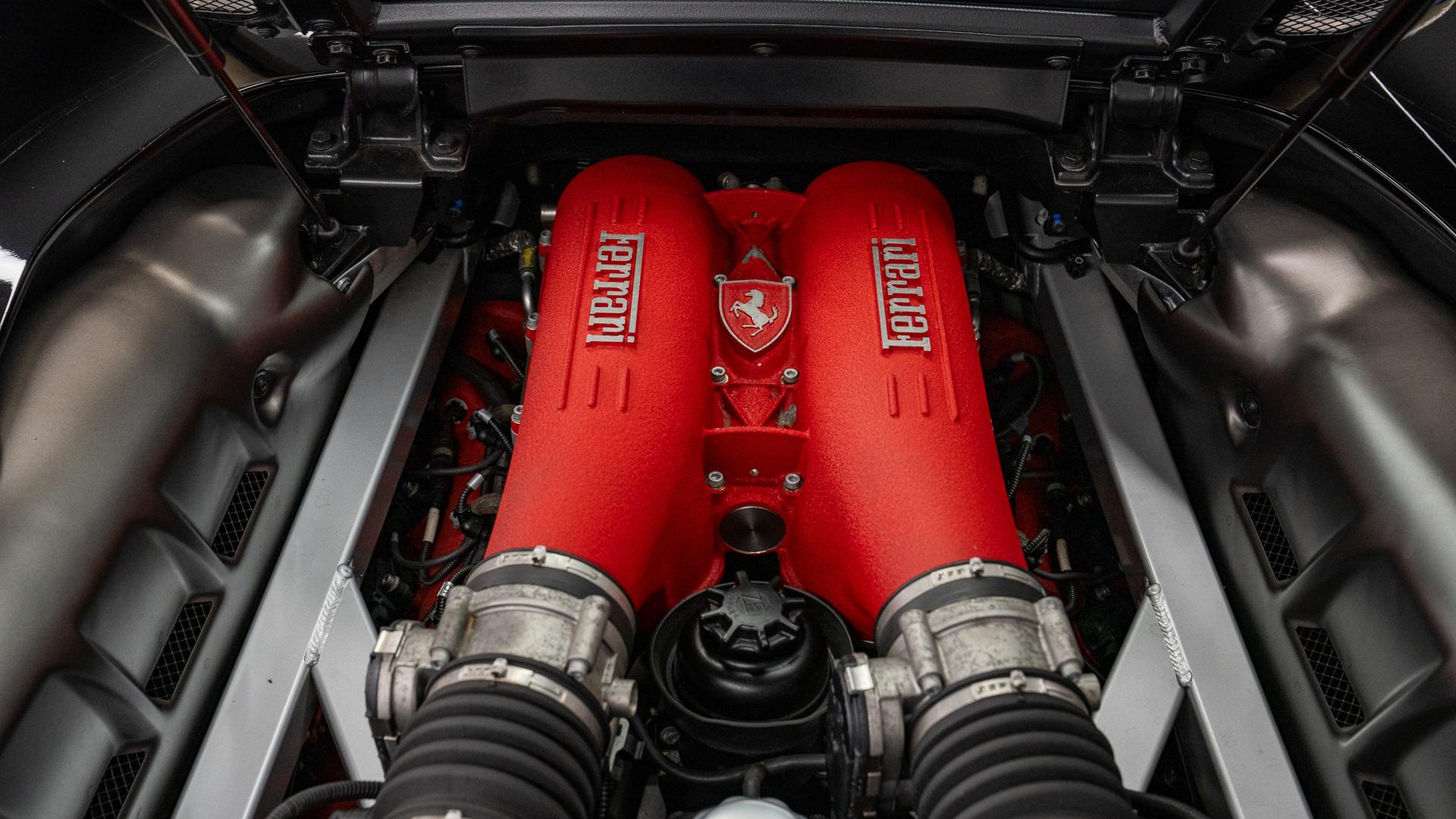 Ferrari F430 Photo 8e921fcb-71fa-4810-b5d1-613ae5e13f9d.jpg