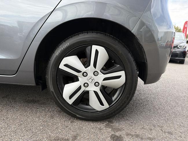 Honda Jazz Photo 8e9be389-78a9-46a8-9fdc-0f28b8e2d143.jpg