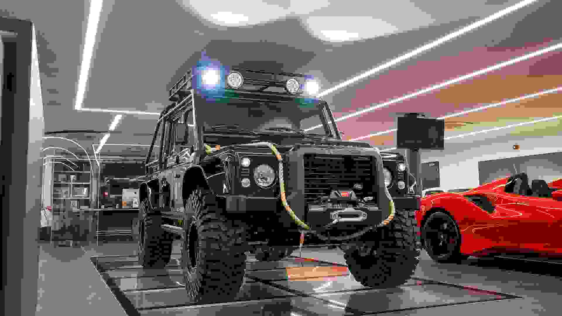Land Rover Defender 110 Pick-Up Photo 8e9dd6e1-bf9b-48c8-82aa-cb1100f514f1.jpg