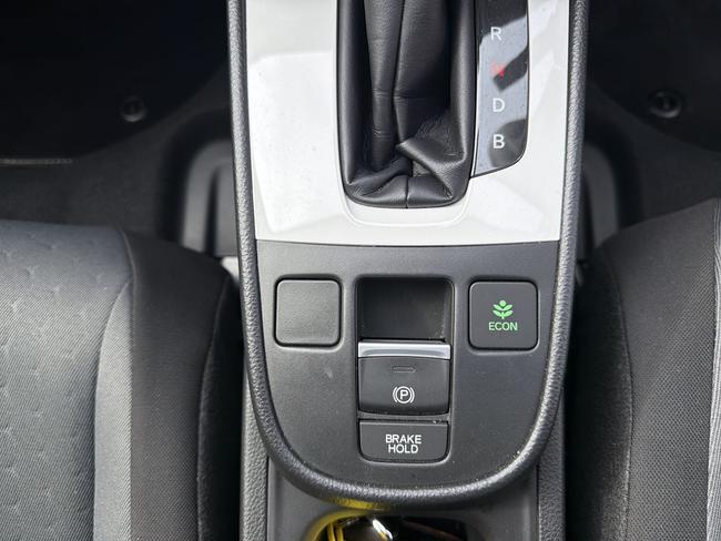 Honda Jazz Photo 8ebc70e9-a887-4b54-8964-e2c7457625ab.jpg