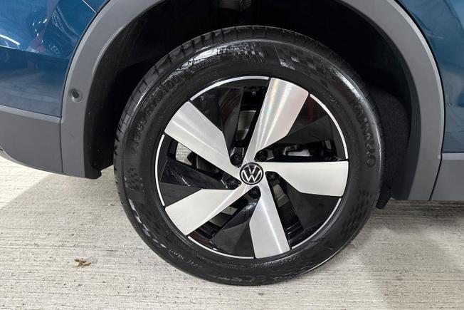 VOLKSWAGEN Tiguan Photo 5
