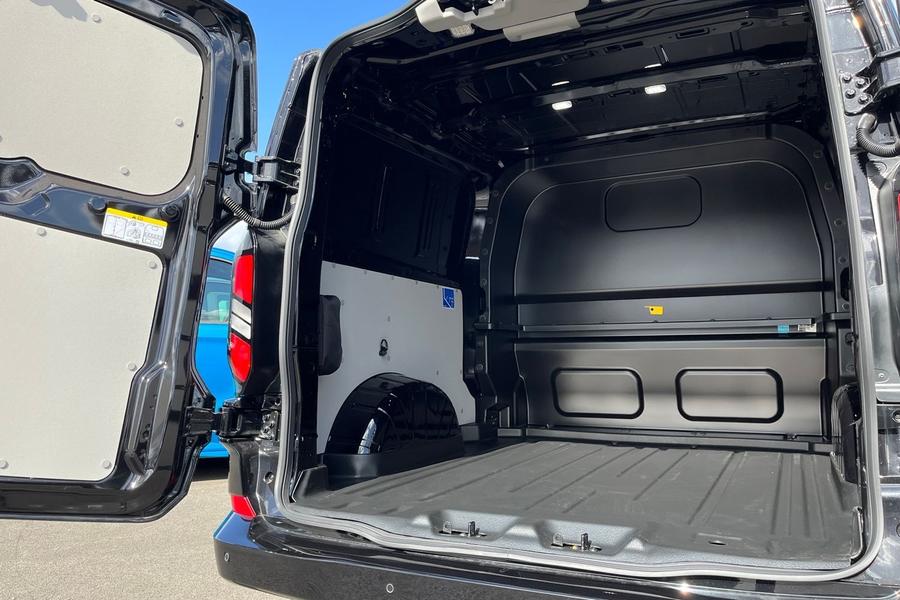 Ford TRANSIT CUSTOM Photo 8edca546-971e-455c-bd13-96735d41a532.jpg