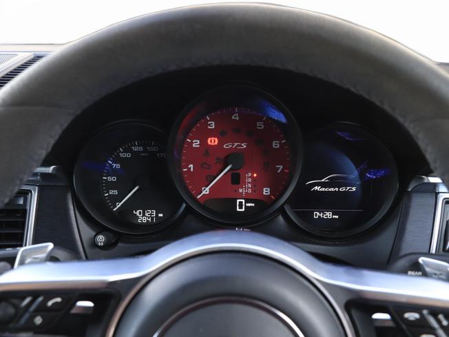 PORSCHE Macan Photo 19