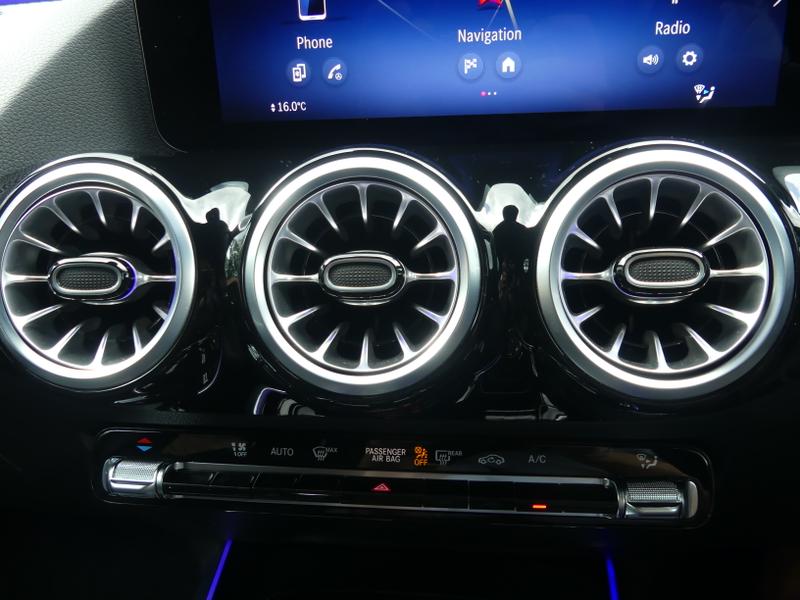 Mercedes-Benz GLA Photo 8f156f44-4f2d-4e6f-93c9-6eb0cbdecd73.jpg