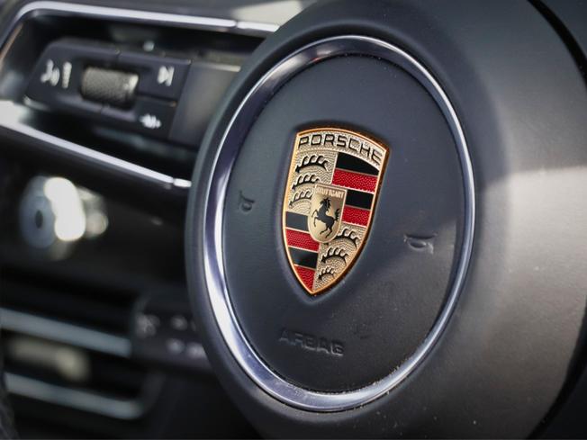 PORSCHE Macan Photo 17