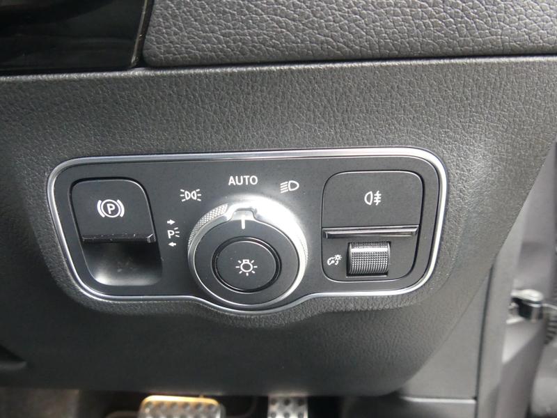 Mercedes-Benz B Class Photo 8f36fa84-e83a-4a7b-9ed7-c55deb07aaab.jpg