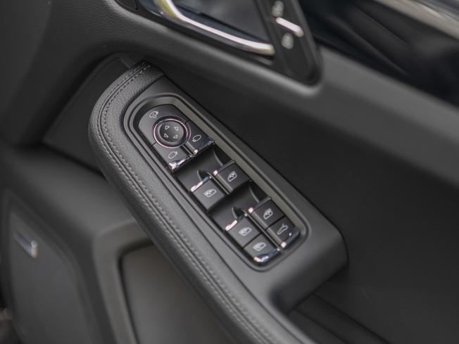 PORSCHE Macan Photo 23