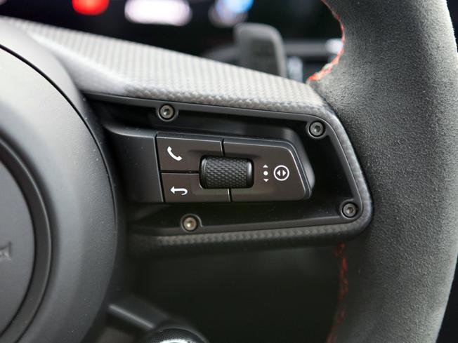 PORSCHE 911 Photo 21