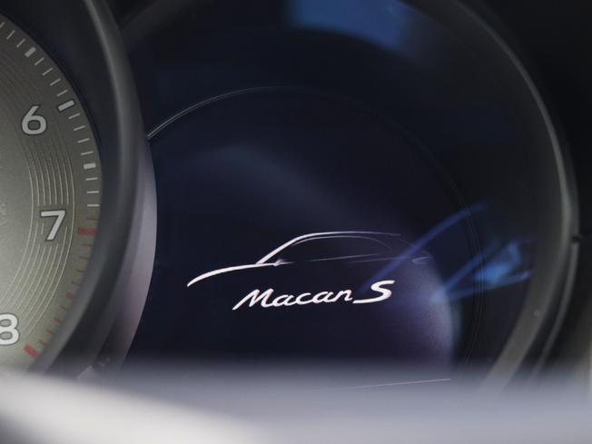 PORSCHE Macan Photo 44