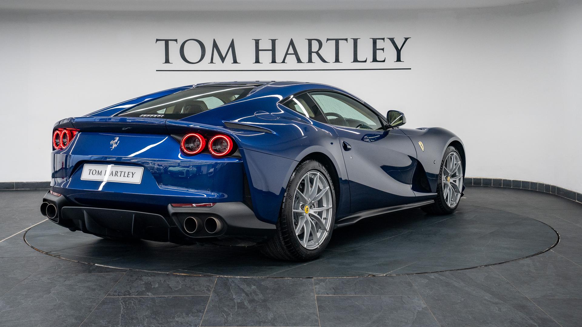 Ferrari 812 Photo 8f611a3e-6c6b-4045-bf9c-4748e21b3580.jpg