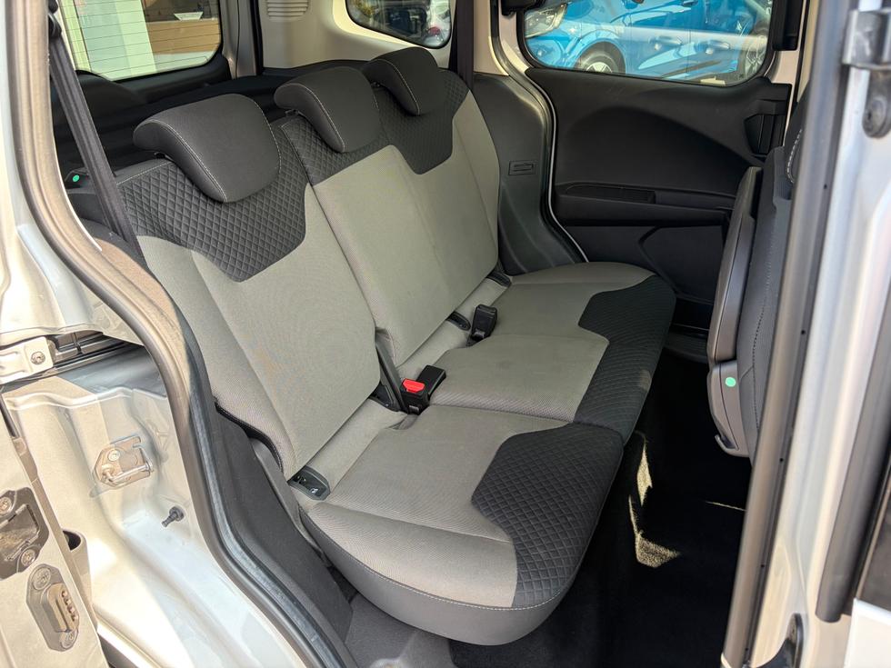 Ford Tourneo Courier Photo 8f6e096e-8ce7-4f66-805b-4bcef2290baf.jpeg