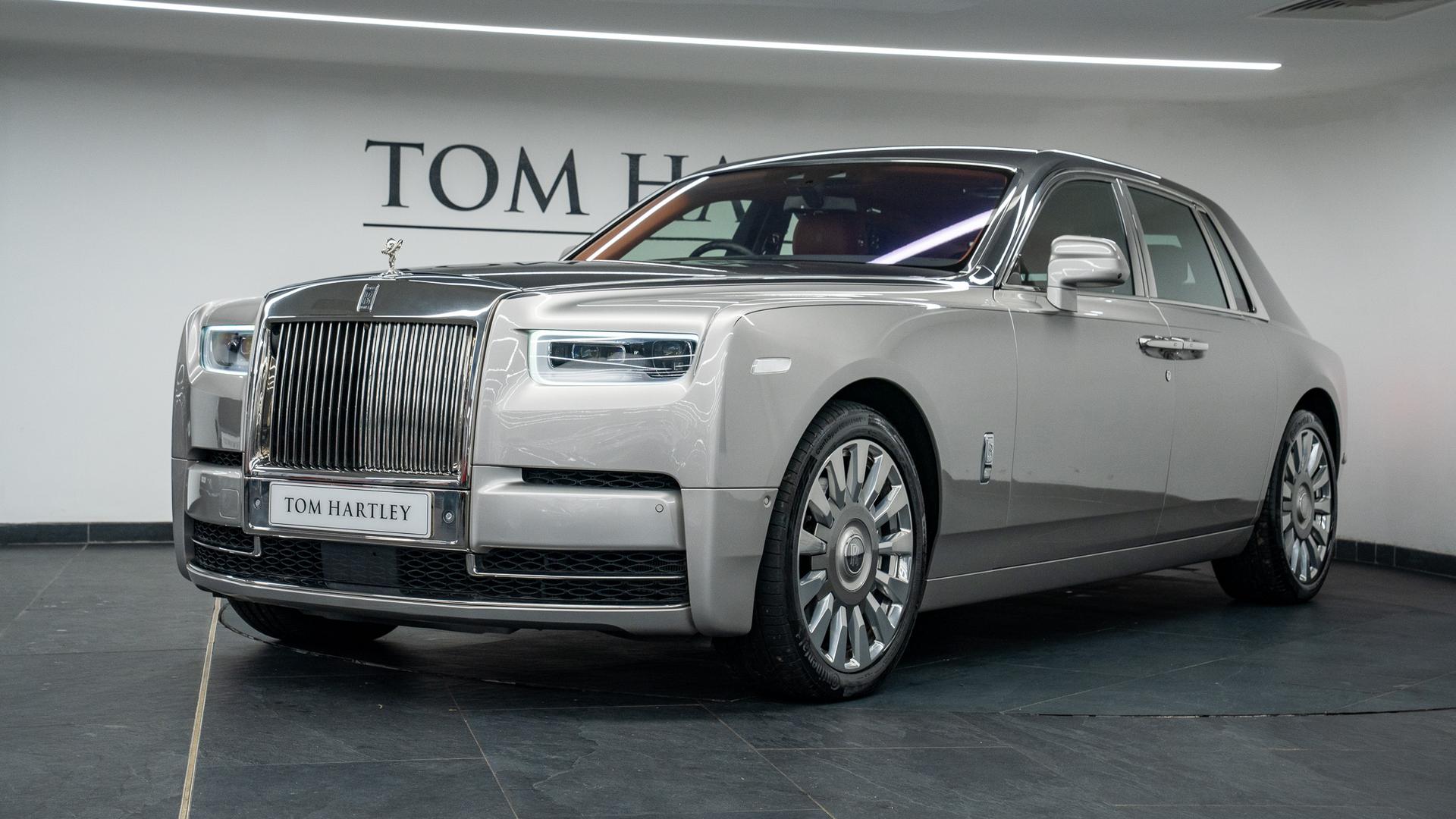 Rolls-Royce Phantom Photo 8f7e4308-05bf-4b83-a50c-ab41de1b642c.jpg