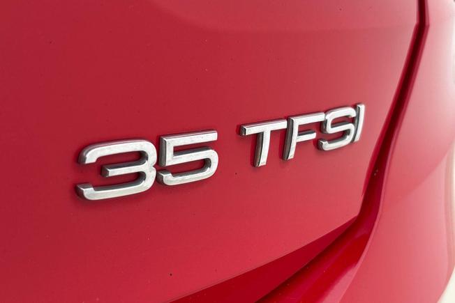 AUDI Q3 Photo 22