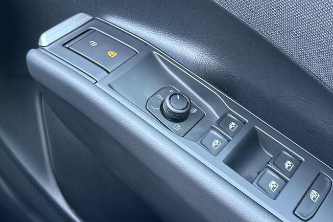 Volkswagen T-Roc Photo 21