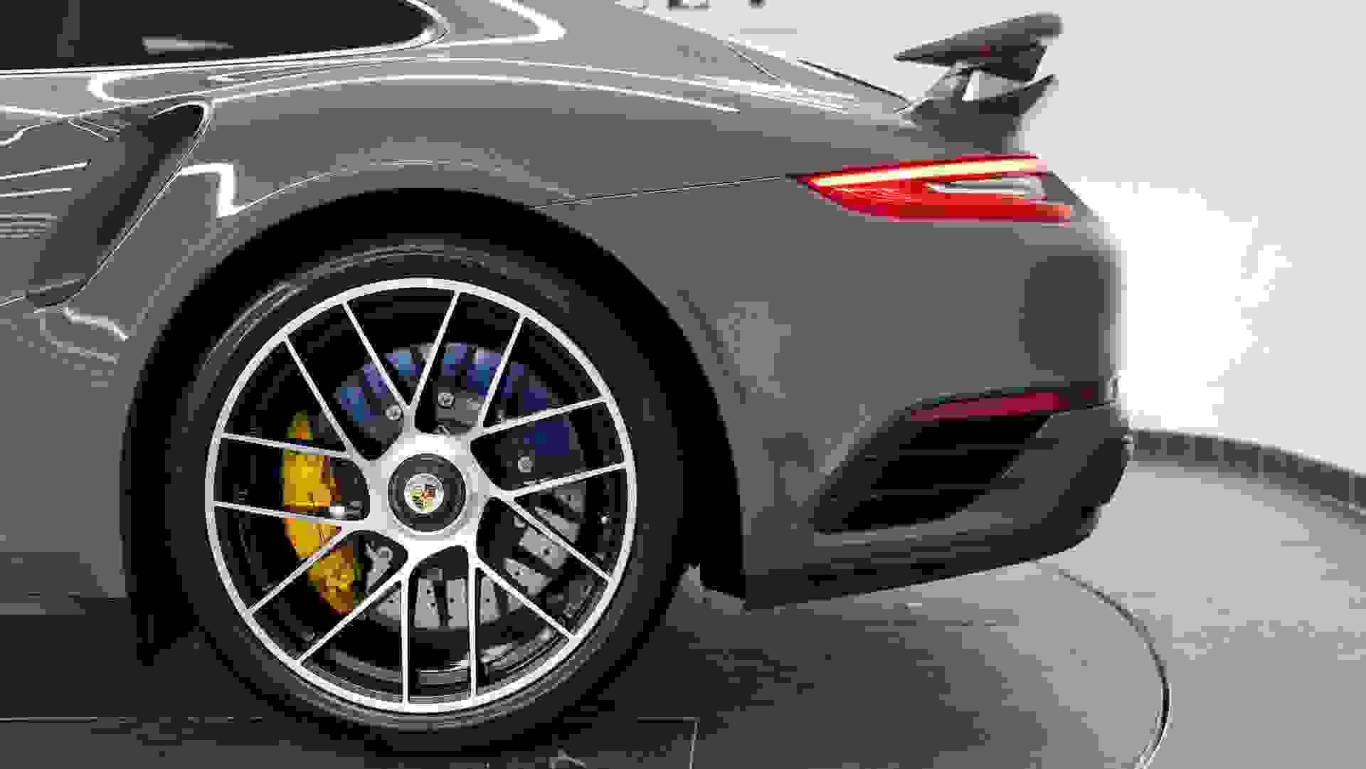 Porsche 911 Photo 8faff5e0-f7e5-4fe6-a0a1-a7a74b104b63.jpg