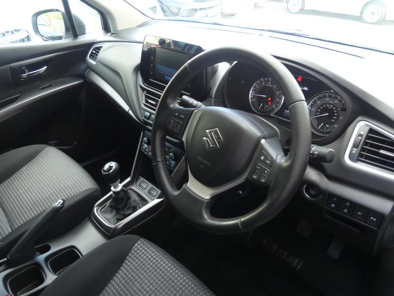 Suzuki S-Cross Photo 8fbcb409-6929-437e-abf0-57bbc618ad36.jpg