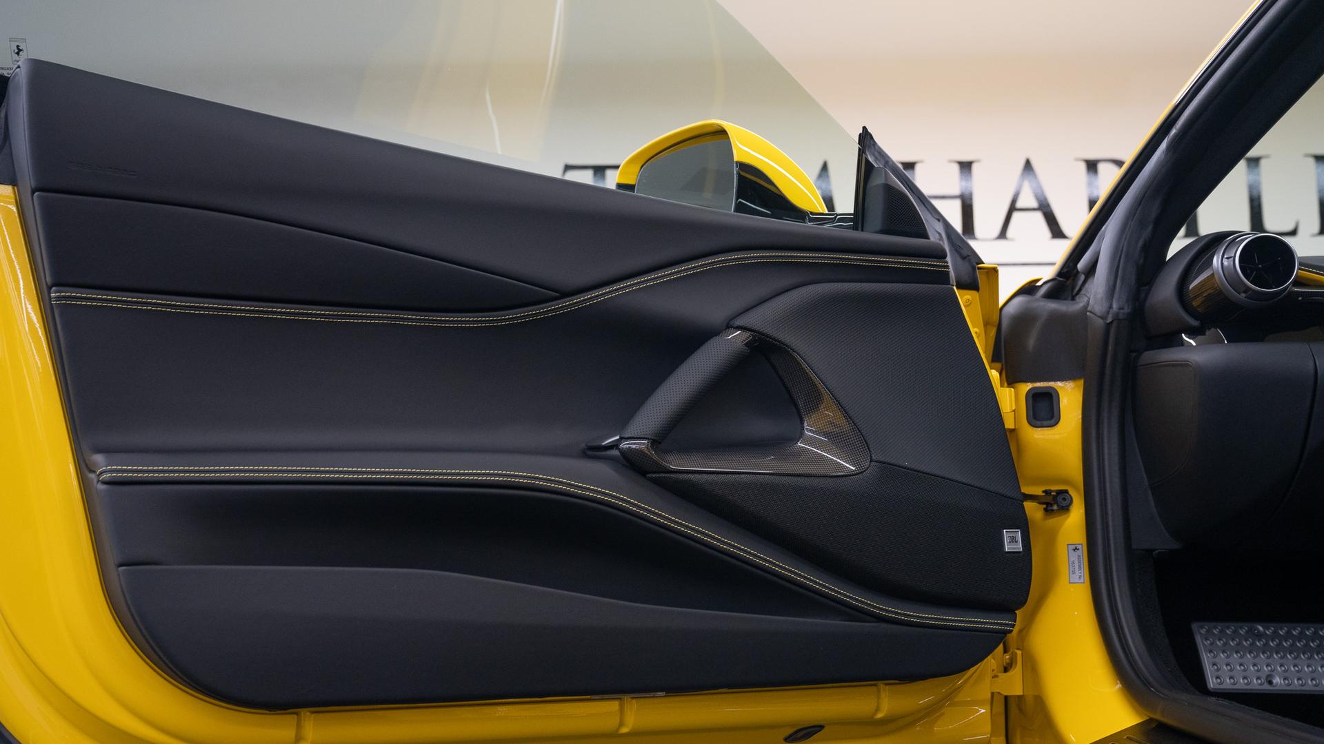 Ferrari 812 Photo 8fc44e43-9198-4a61-ae62-e66efb5efa9f.jpg