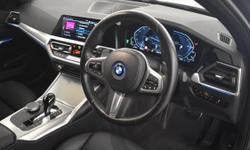 BMW 3 SERIES Photo 2