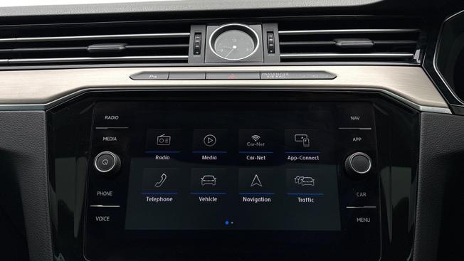 VOLKSWAGEN Passat Photo 8