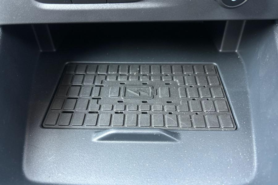 Ford E-TRANSIT COURIER Photo 900cdbd3-fc7a-4bd3-8f00-da97559111d7.jpg