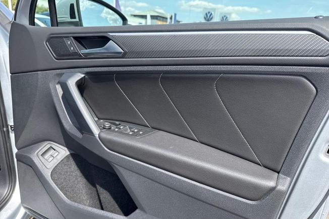 VOLKSWAGEN Tiguan Photo 26