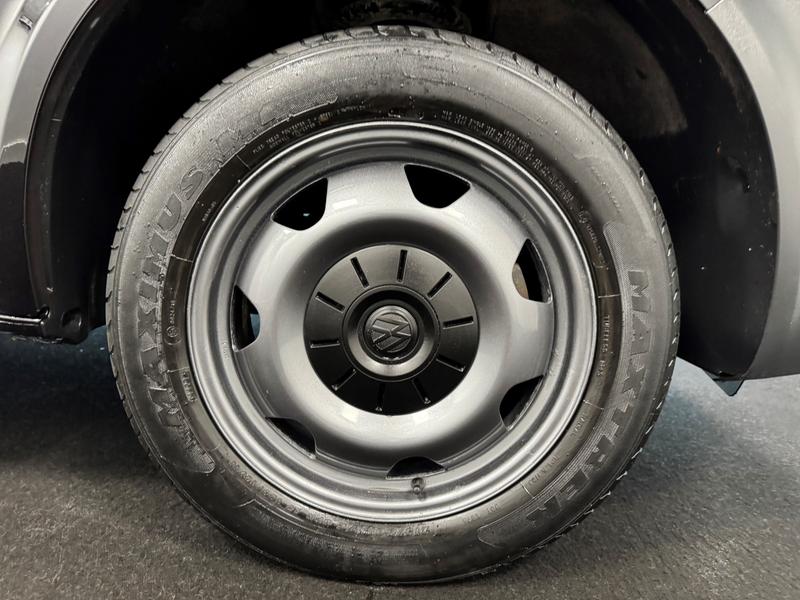 Volkswagen Transporter Shuttle Photo 9018086b-17f5-4ae6-9ce6-c51279d50758.jpg