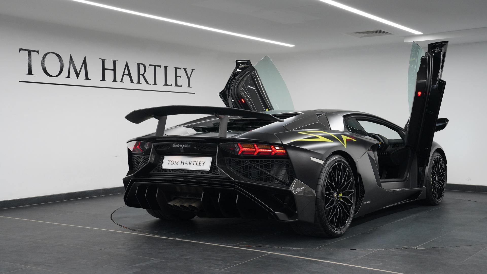 LAMBORGHINI Aventador Photo 9021a5de-b5b0-4d13-ba04-71fbf0db90d9.jpg