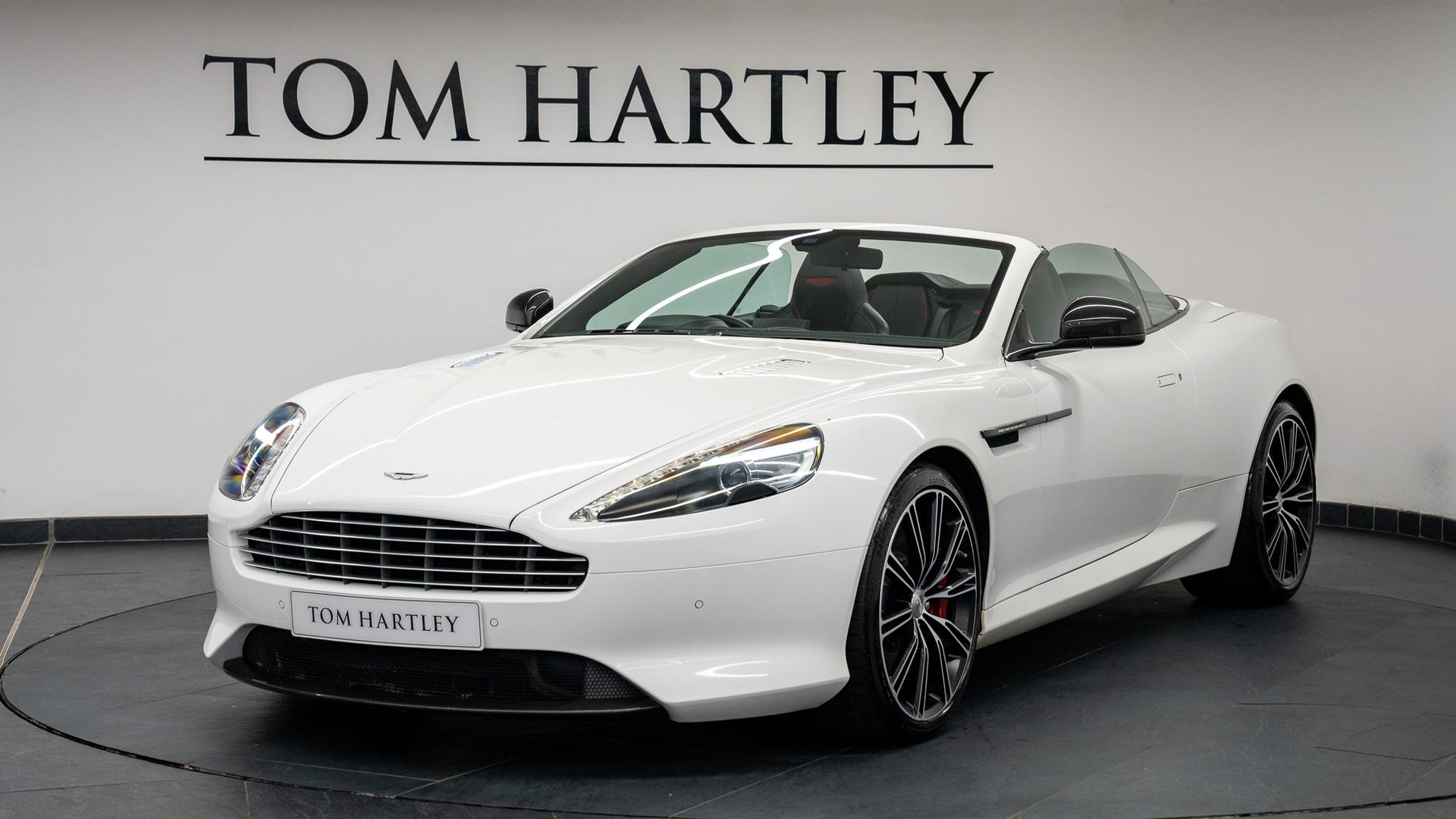 Aston Martin DB9 Photo 90273e33-c78d-49a9-81dd-04984271092a.jpg