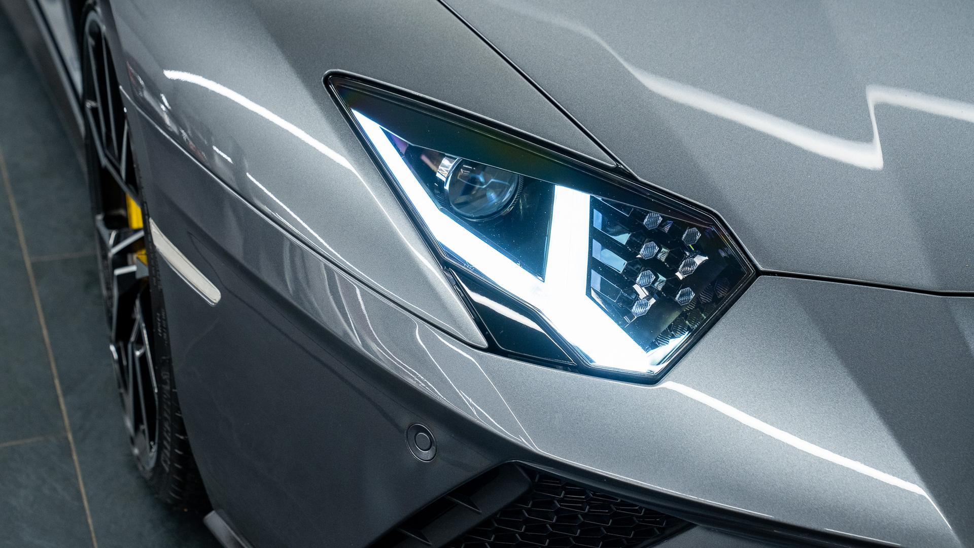 LAMBORGHINI Aventador Photo 902c2fb0-bdd4-413d-b7fd-1d4adb156981.jpg