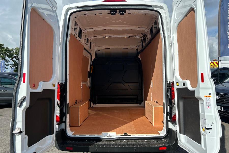 Ford TRANSIT Photo 902d62d3-f23f-4f3b-8e2c-101c00dcb162.jpg