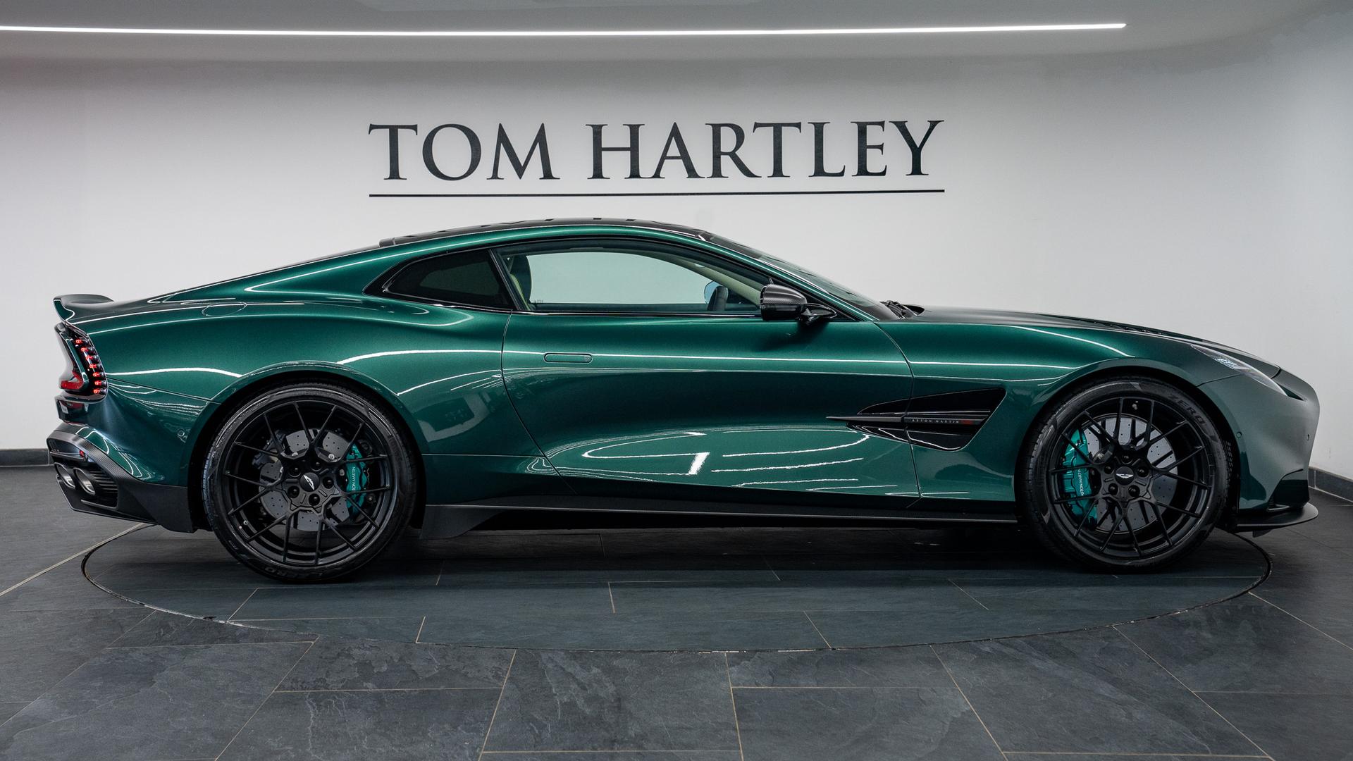 Aston Martin Vanquish Photo 903038bb-48f1-475a-8bad-24f01923b278.jpg