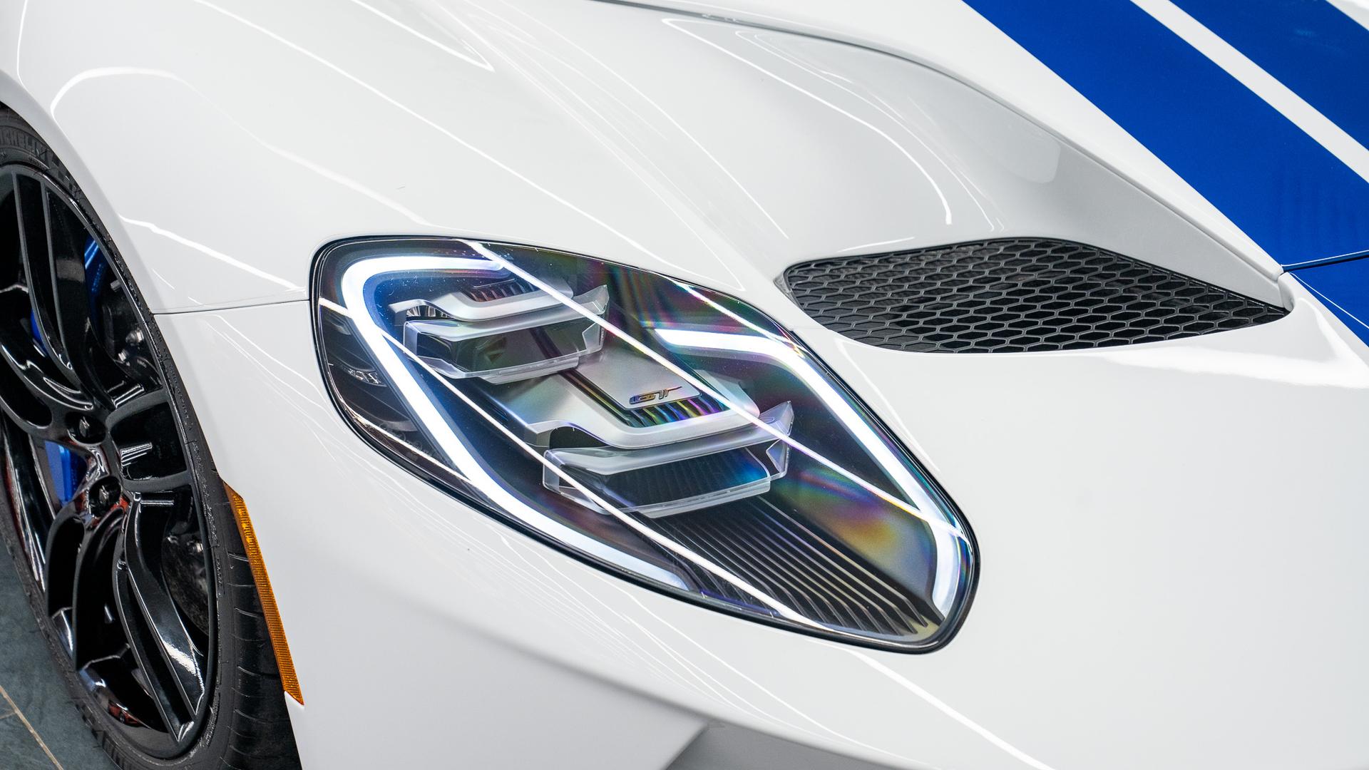 Ford GT Photo 903aceae-a6a9-4b8f-a064-0dbf46d7bfc2.jpg