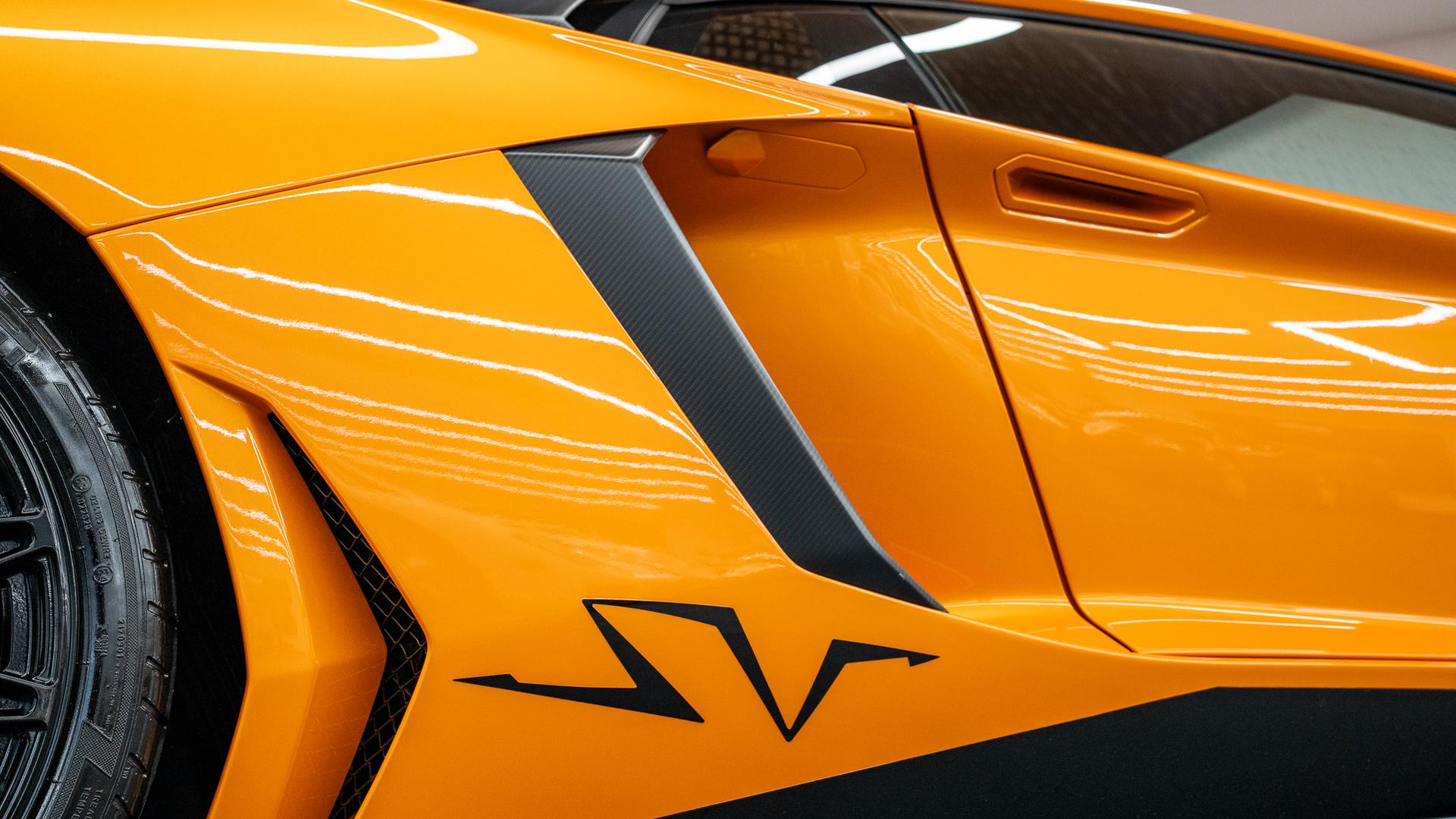 LAMBORGHINI Aventador Photo 9045ac27-53bd-49ba-b9ba-7ca789bbcb5e.jpg