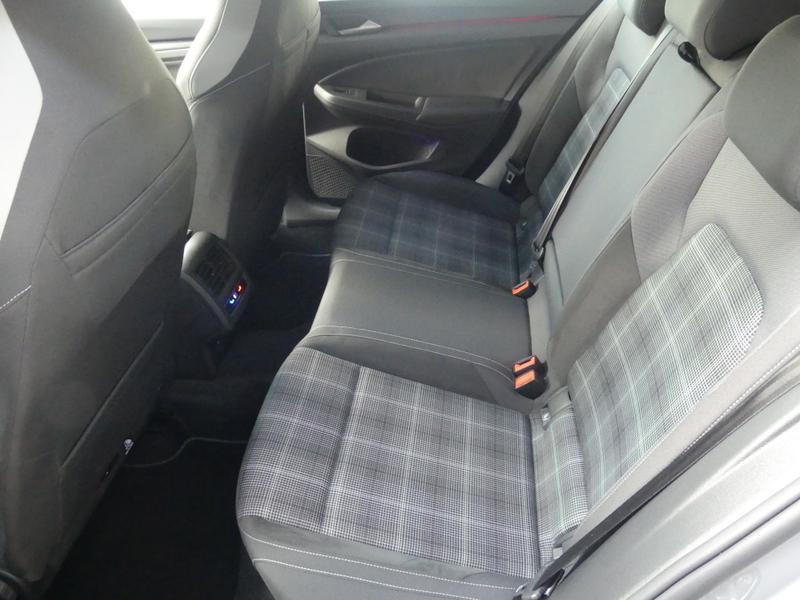 Volkswagen Golf Photo 9053e96e-9d05-417a-9d48-13e9bef45db3.jpg