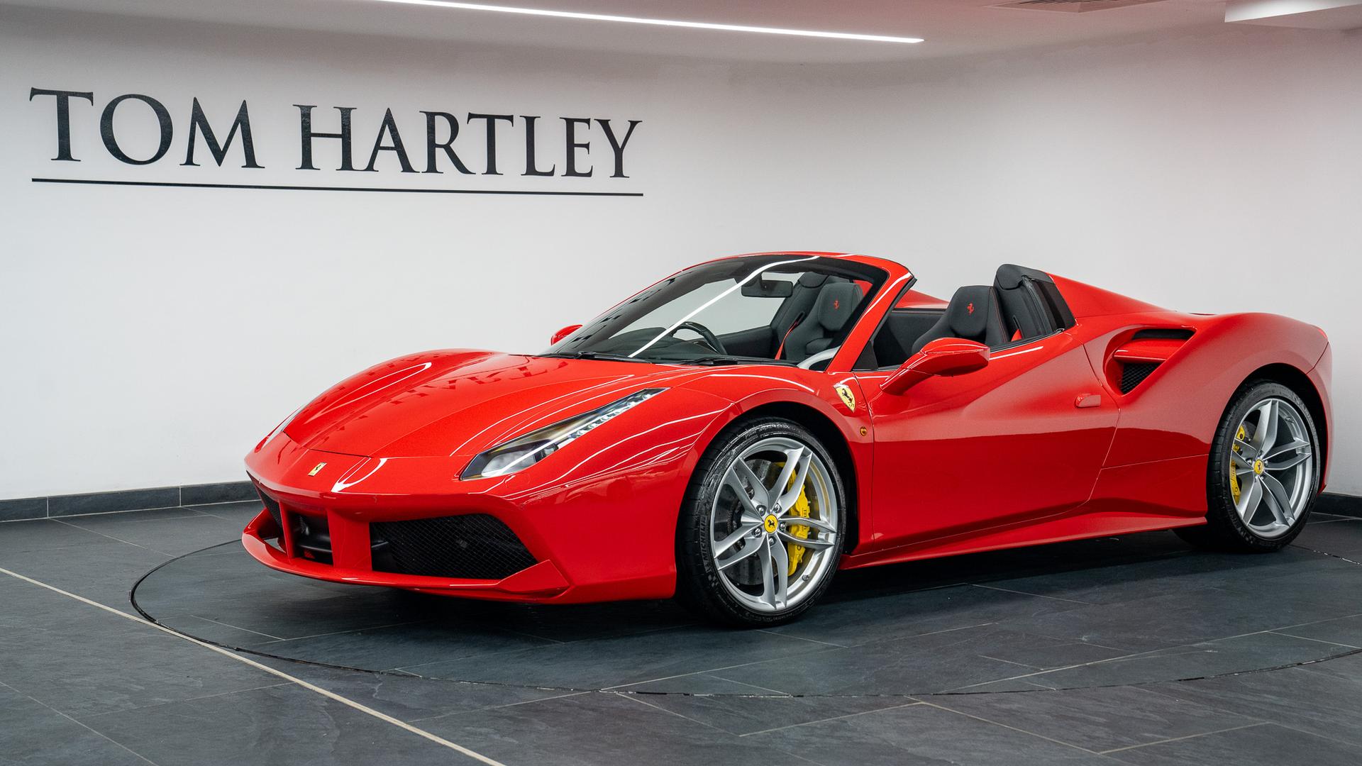 Ferrari 488 Photo 905619eb-77e0-4f42-a406-468e9f439f57.jpg