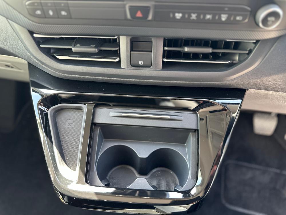 Ford Transit Custom Photo 905763d4-c770-48e3-80d3-54306f27af64.jpg