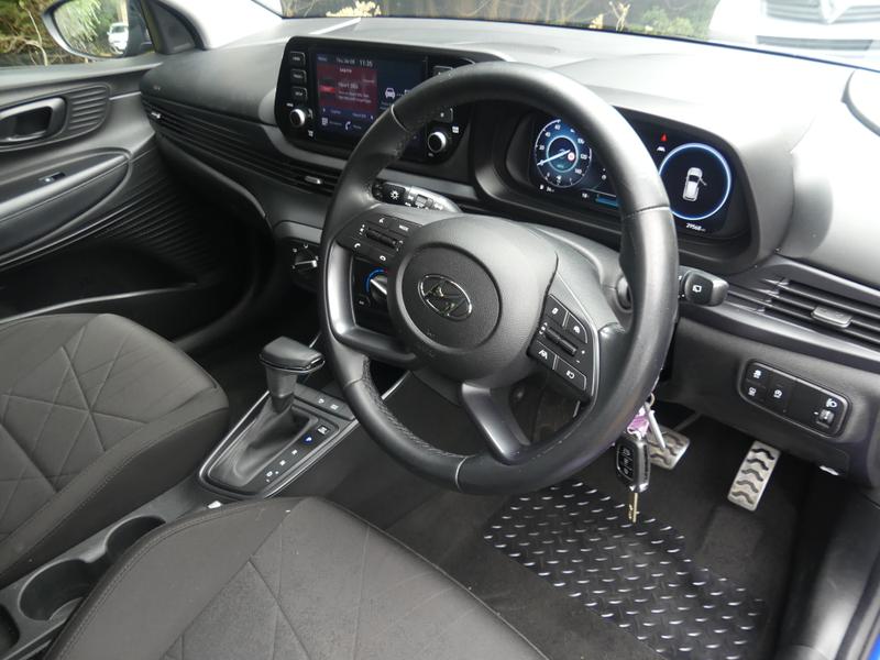 Hyundai BAYON Photo 905fe918-e9a7-45b3-96db-a093578af3c9.jpg