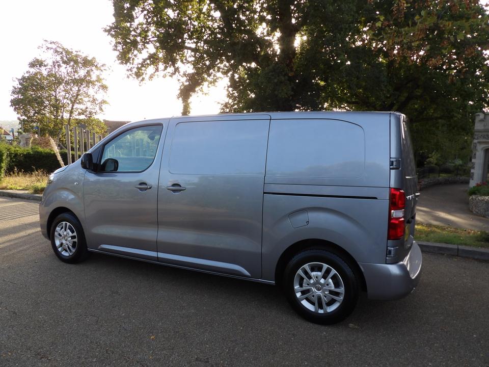 Used Vauxhall Vivaro WV22FLP 5