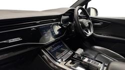 Audi Q7 Photo 2