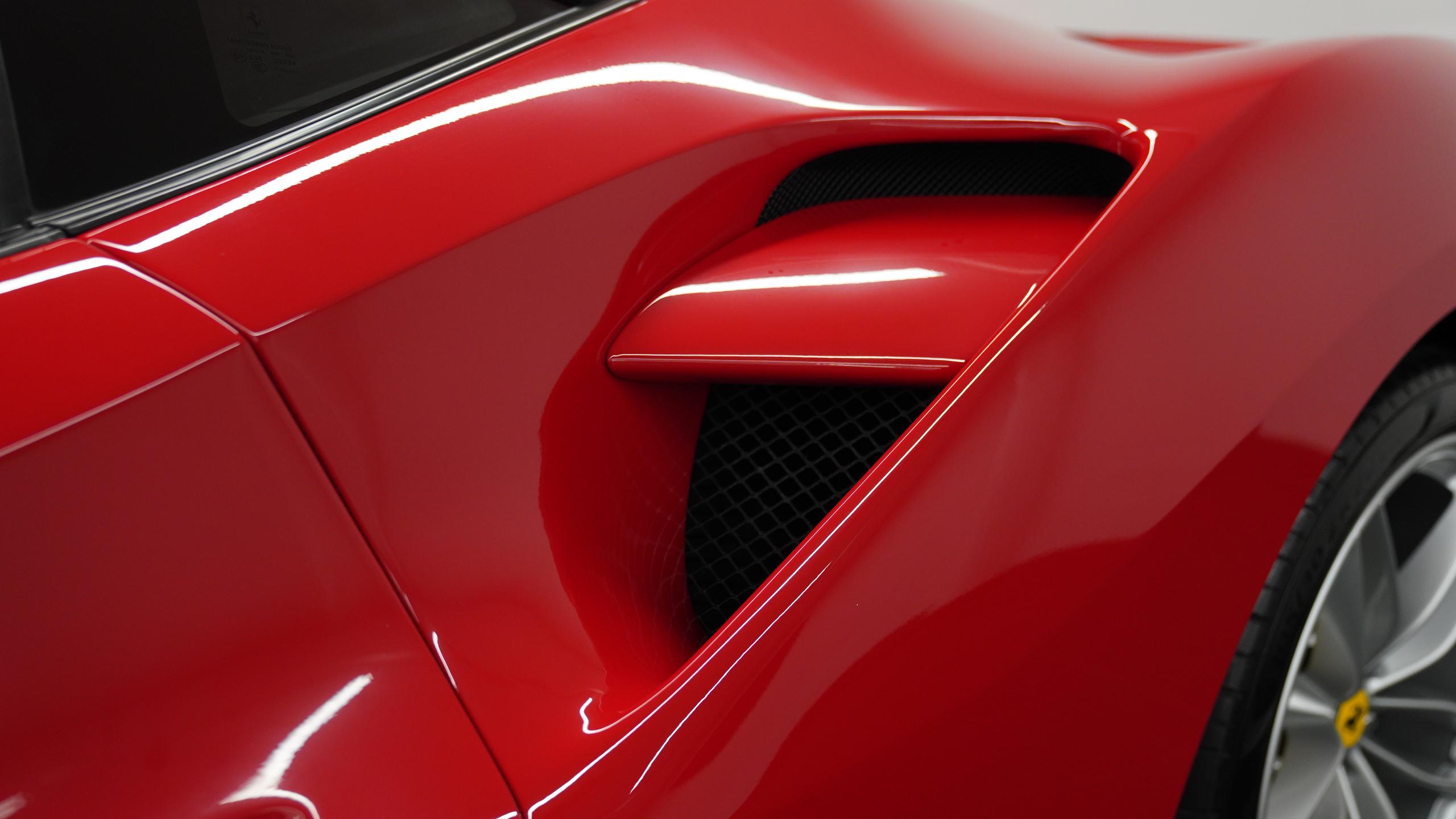 Used 2017 Ferrari 488 GTB £POA 9,500 miles Rosso Corsa | Tom Hartley オラフのヘアピン