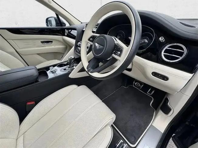 BENTLEY Bentayga Photo 8