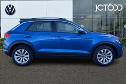 Volkswagen T-Roc Photo 4